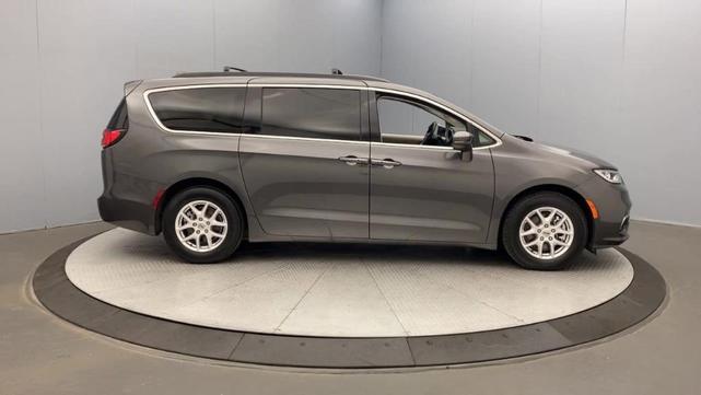 2022 chrysler pacifica touring-l