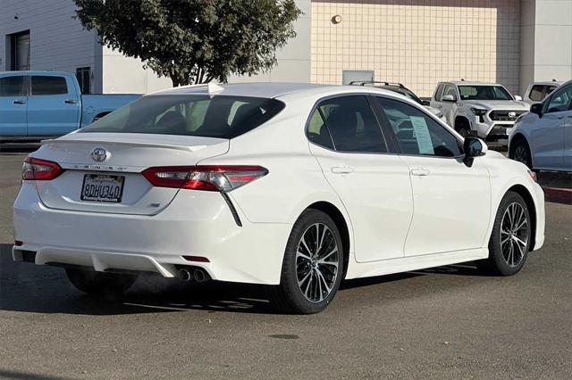 2018 toyota camry se