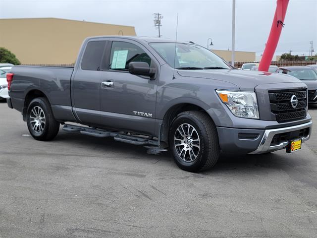 2021 nissan titan sv