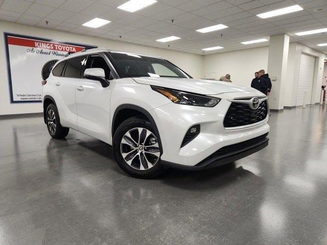 2022 toyota highlander xle