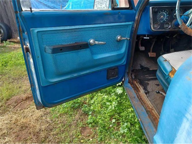 1972 gmc suburban in cadillac, michigan