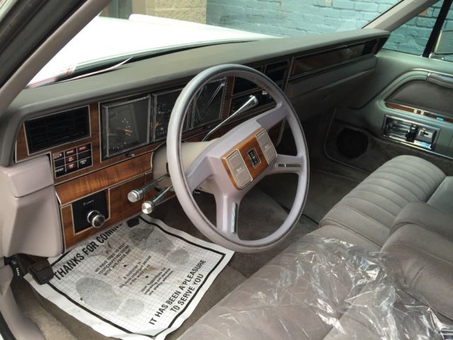 1989 lincoln towncar