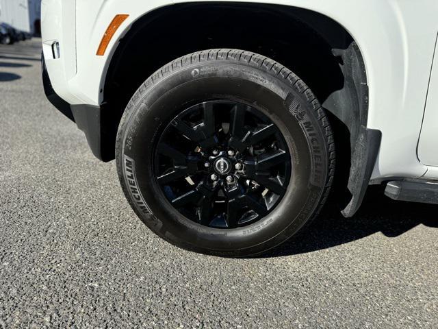 2023 nissan frontier sv
