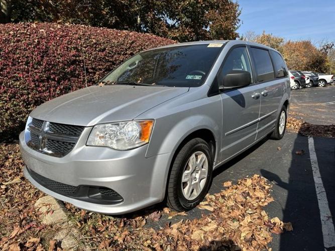 used 2012 dodge grand caravan se