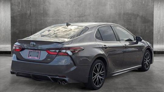 2021 toyota camry se