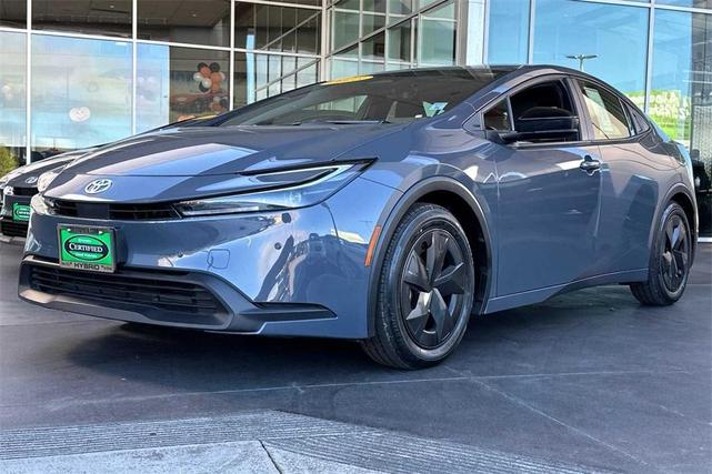 2023 toyota prius le
