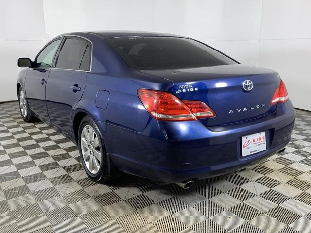 2005 toyota avalon xls
