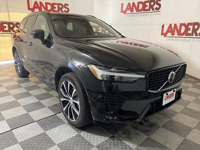 2024 volvo xc60 b5 plus dark theme