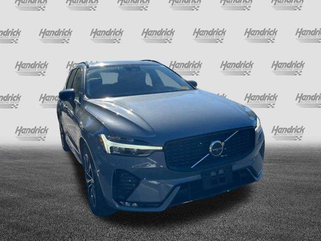 2024 volvo xc60 b5 plus dark theme
