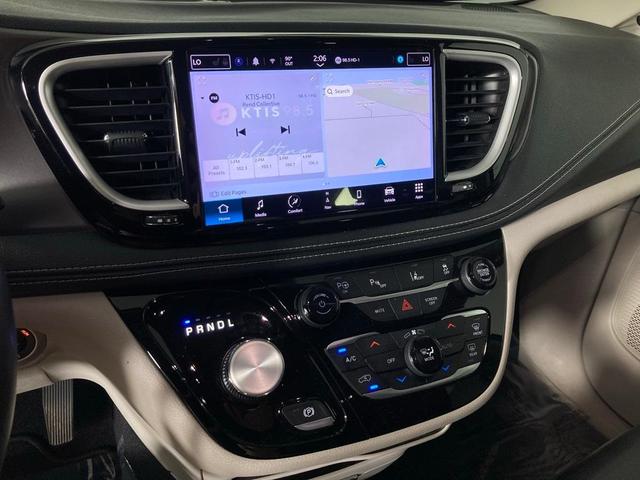 2022 chrysler pacifica hybrid touring l