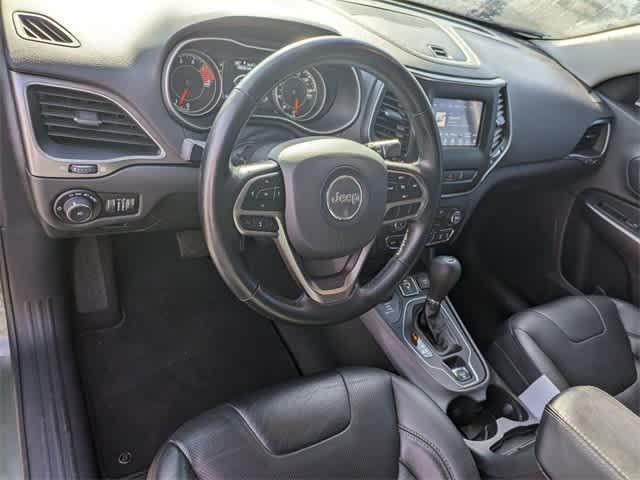 2021 jeep cherokee latitude lux