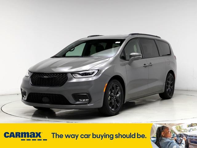 2022 chrysler pacifica touring l