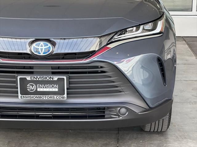 2024 toyota venza le
