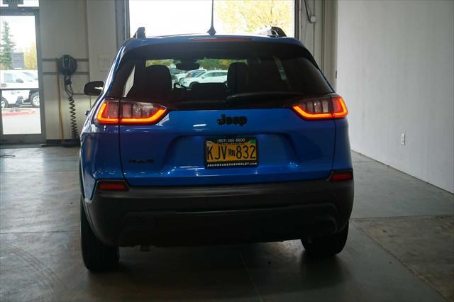 2023 jeep cherokee altitude lux