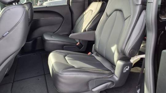 2025 Chrysler Voyager