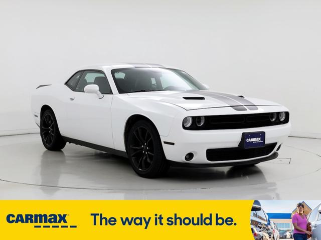 2016 dodge challenger sxt plus