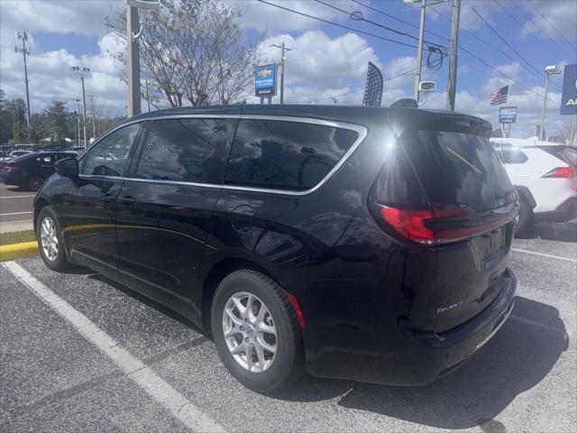 2023 chrysler pacifica touring l