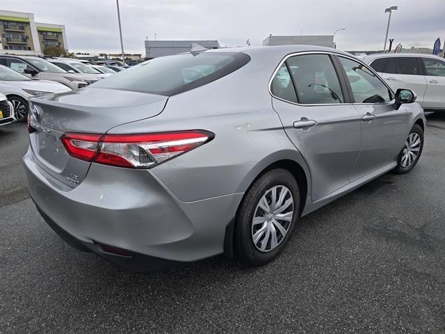 2020 toyota camry hybrid le