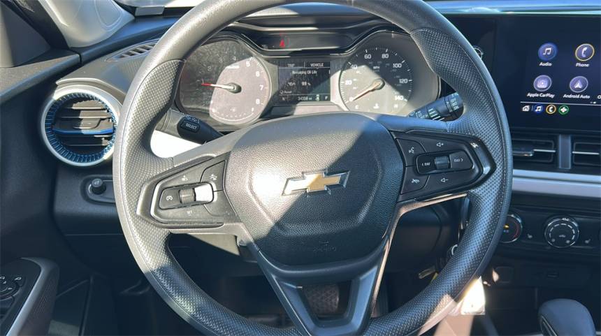 2024 chevrolet trax ls