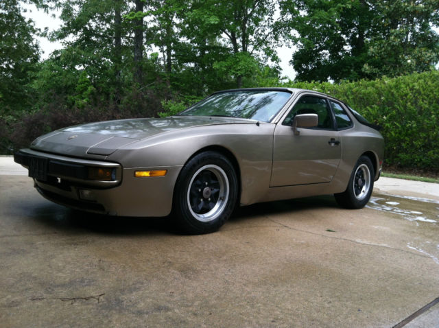 1984 porsche 944, great condition, 5-speed manual