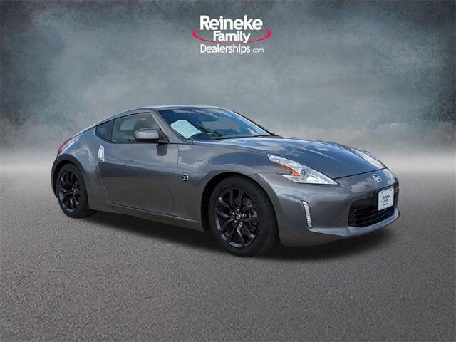 2017 nissan 370z base