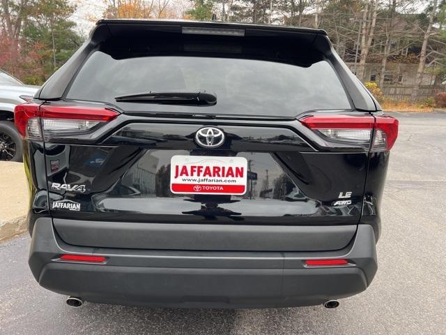2021 toyota rav4 le