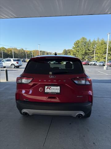 2021 ford escape se