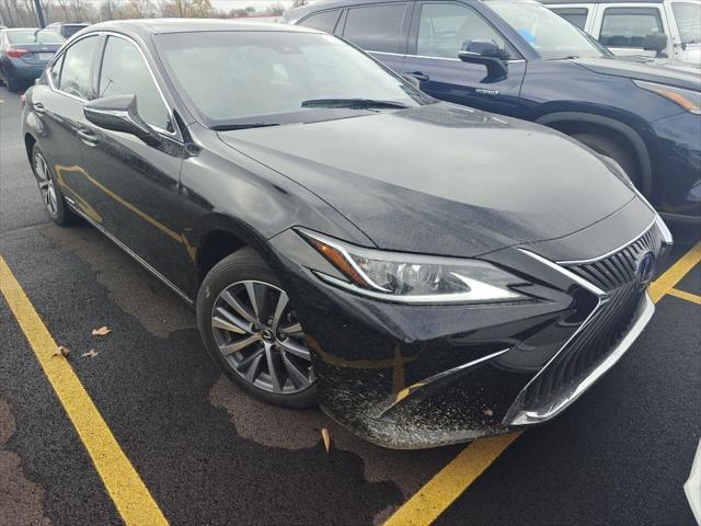2021 lexus es 300h base