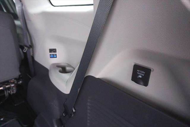 2022 toyota sienna xle 8 passenger