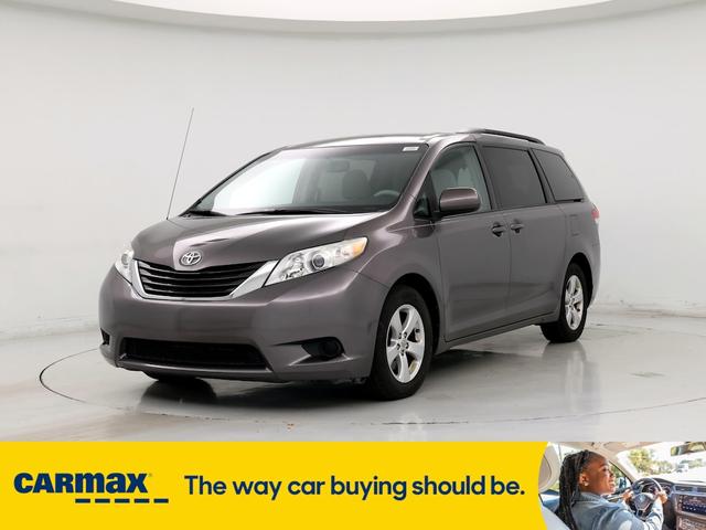 2014 toyota sienna le