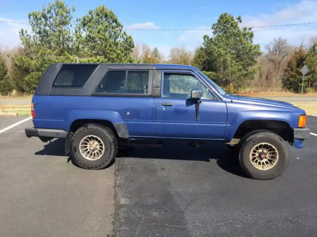 1986 toyota 4runner - low miles. very good shape for the age