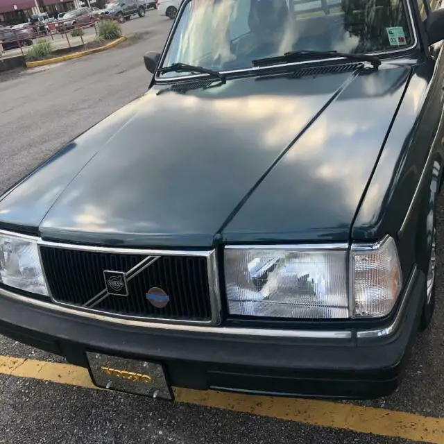 volvo 240 dl st bernard ,la 70085 clean -solid car won't last long - low miles