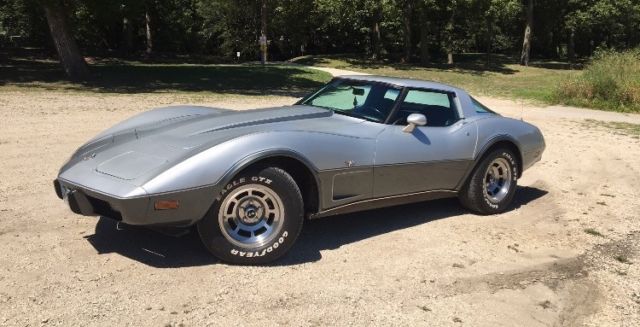 1978 25th silver anniversary chevrolet corvette