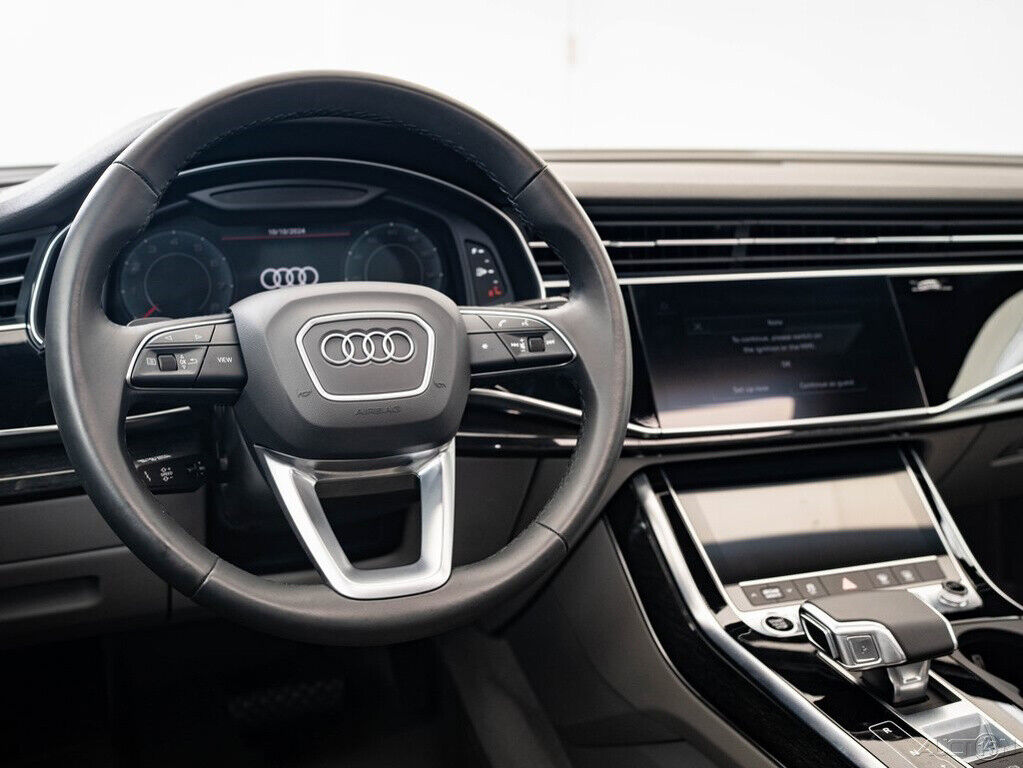 2022 audi q7 55 premium plus
