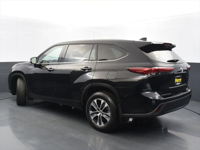 2022 toyota highlander xle