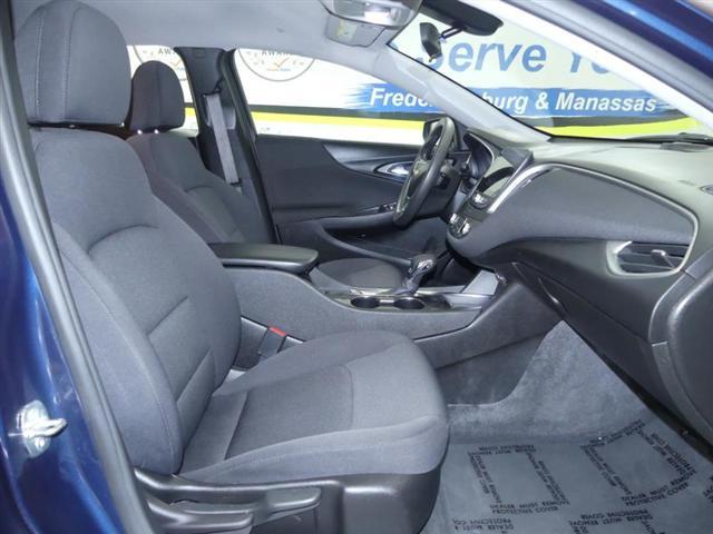 2022 chevrolet malibu fwd lt