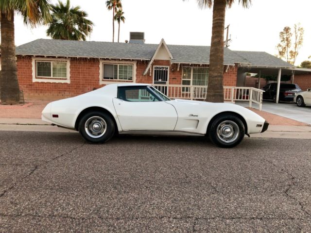 1975 chevrolet corvette l-48 t-tops