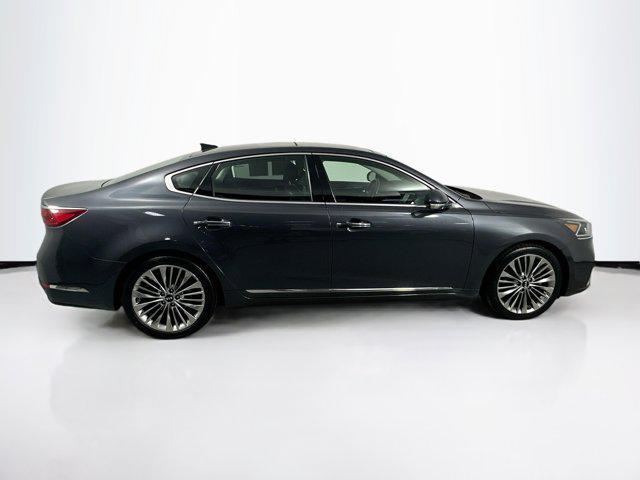 2017 kia cadenza limited