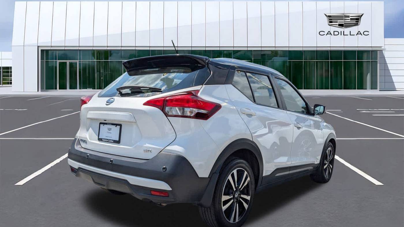 2020 nissan kicks sr