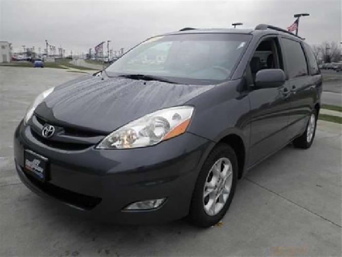 2006 toyota sienna in greenwood, in