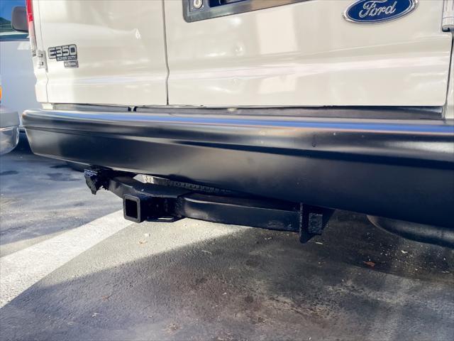 2004 ford e350 super duty base