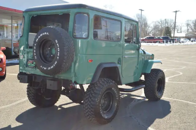 toyota fj cruiser land cruiser 4x4 super fun runs and drives great no reserve
