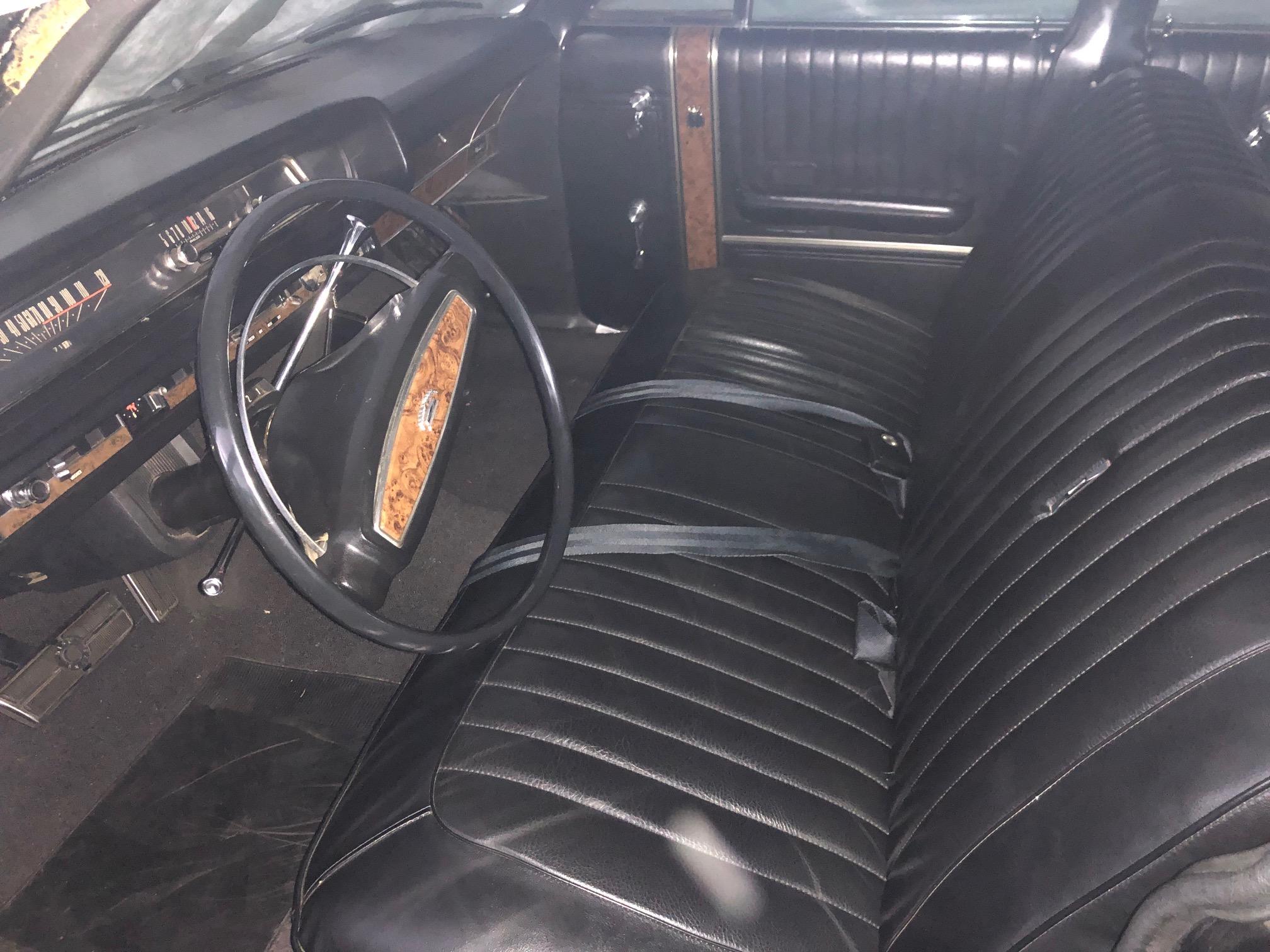 1968 ford ltd country squire 390 wagon