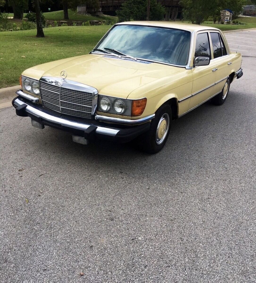 1976 mercedes-benz 450 se sedan yellow