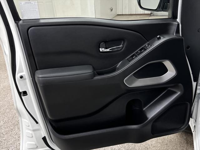 2023 nissan frontier sv