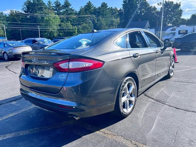 2016 ford fusion se