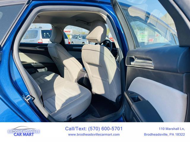 2017 ford fusion se