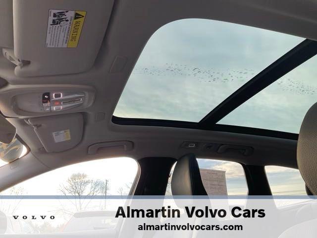 2024 volvo xc60 b5 plus dark