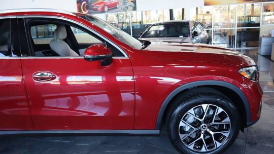 2025 Mercedes-Benz GLC