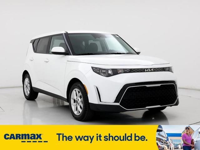 2023 kia soul lx